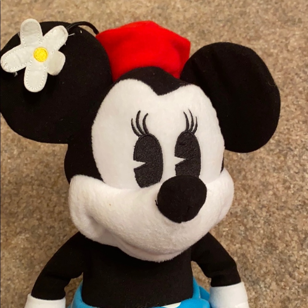 Matching Mickey & Minnie - Picture 6 of 8